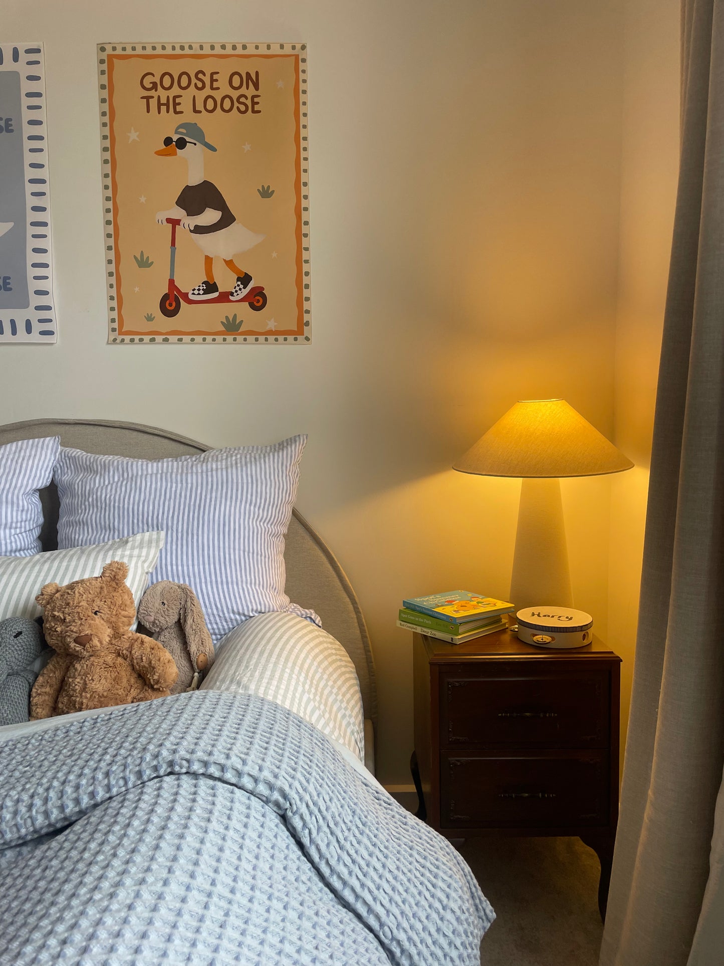 Singular bed bumper