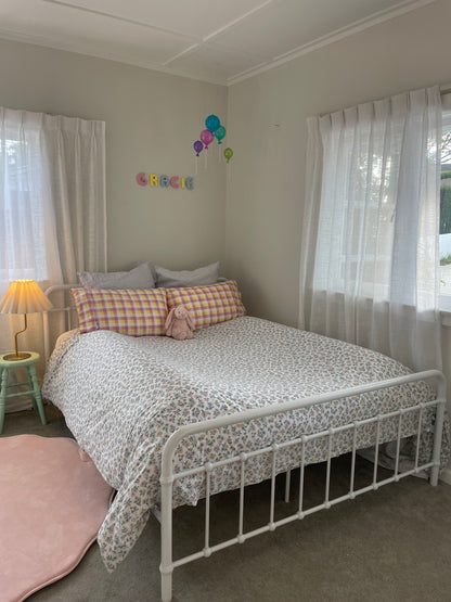 Singular bed bumper